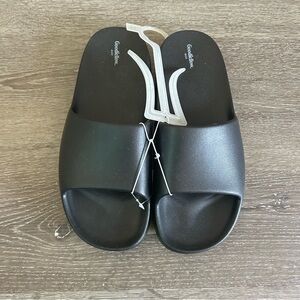 NWT Mens 11 Goodfellow & Co Black Slides Sandals Flip Flops